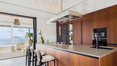 Kitchen & Dining Area