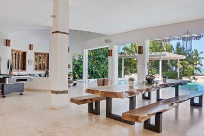 Luxury Villa Photo #33