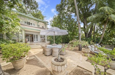 Luxury Villa Photo #4