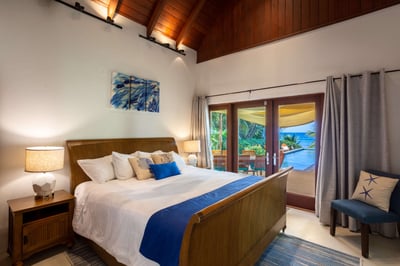 Luxury Villa Photo #26