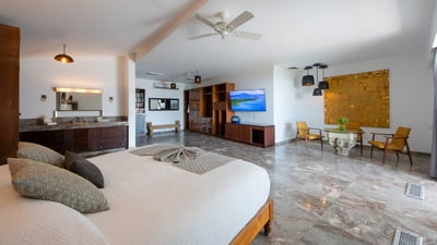 Luxury Villa Photo #37
