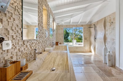 Luxury Villa Photo #32