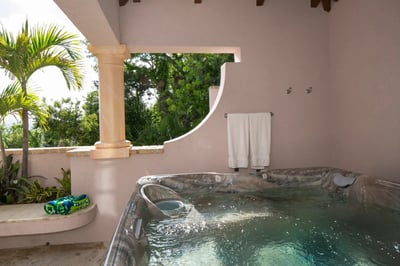 Luxury Villa Photo #9