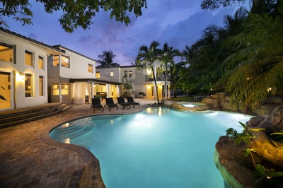 Luxury Villa Photo #3