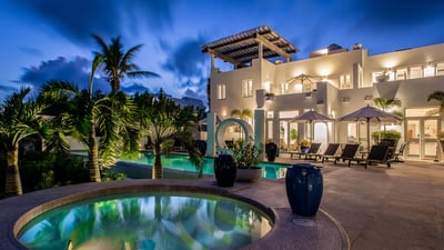 Luxury Villa Photo #4
