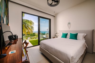 Penthouse Level | Suite #2