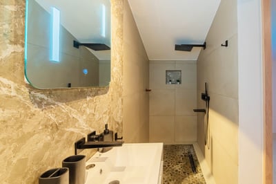 Luxury Villa Photo #32