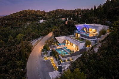 Luxury Villa Photo #5
