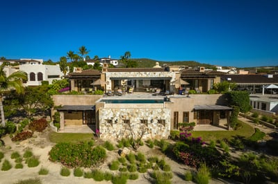Luxury Villa Photo #4