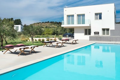 Luxury Villa Photo #6