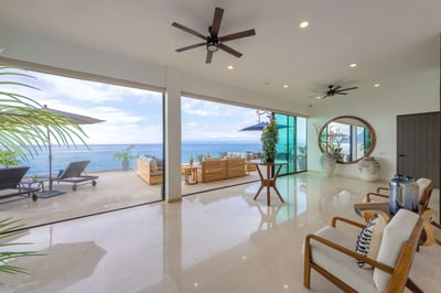 Luxury Villa Photo #40
