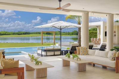 Solara – Lakefront Luxury with Gym, Sauna & Sunset