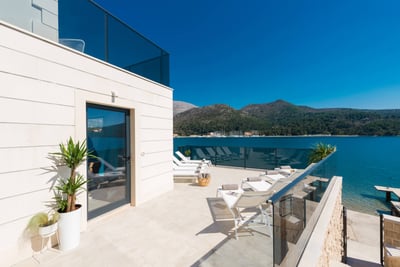 Luxury Villa Photo #10