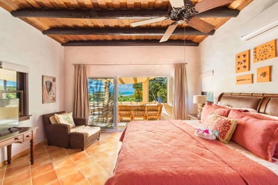 Luxury Villa Photo #19