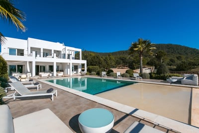 Luxury Villa Photo #2