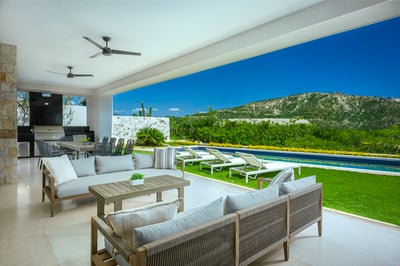 Luxury Villa Photo #16