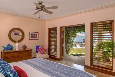 Luxury Villa Photo #26