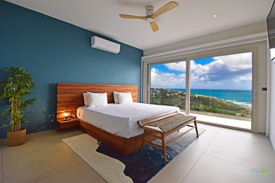 Luxury Villa Photo #25