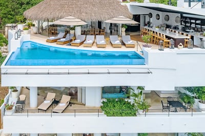 Luxury Villa Photo #3