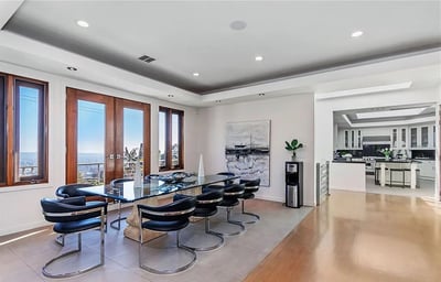 Luxury Villa Photo #12