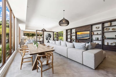 Luxury Villa Photo #18