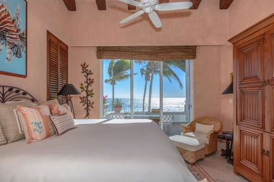 Luxury Villa Photo #13