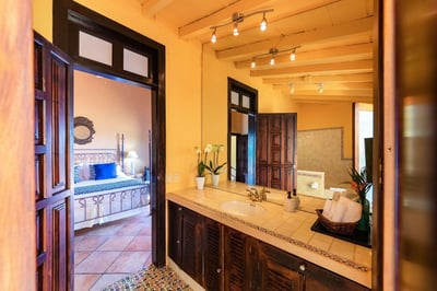 Luxury Villa Photo #36