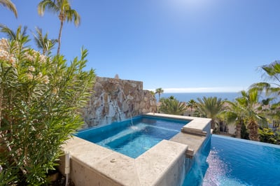 Luxury Villa Photo #11