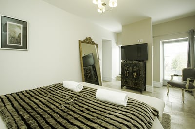 Luxury Villa Photo #22