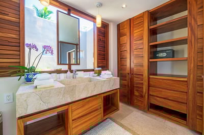 Luxury Villa Photo #25