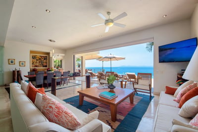 Luxury Villa Photo #16