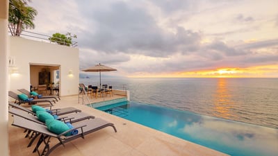 Luxury Villa Photo #9
