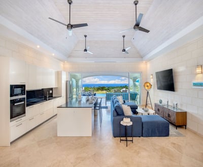 Luxury Villa Photo #7