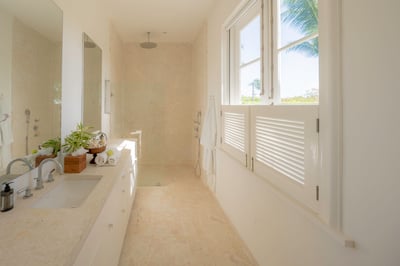 Luxury Villa Photo #45