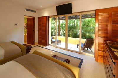 Luxury Villa Photo #25