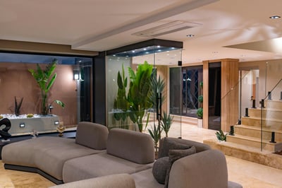 Luxury Villa Photo #17