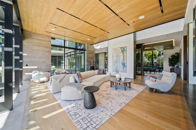 Luxury Villa Photo #21