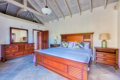 Luxury Villa Photo #25