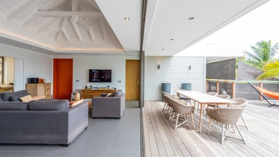 Kitchen & Dining Area