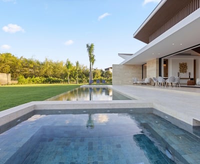 Luxury Villa Photo #3