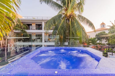 Luxury Villa Photo #12