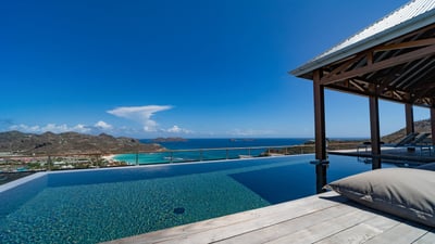 Luxury Villa Photo #3