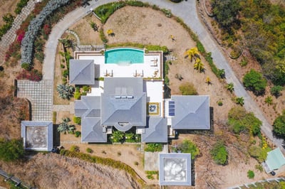 Luxury Villa Photo #4