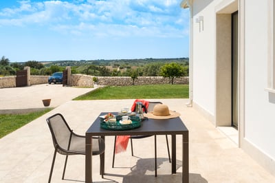 Luxury Villa Photo #16