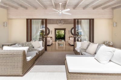Luxury Villa Photo #6