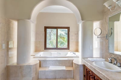 Luxury Villa Photo #31