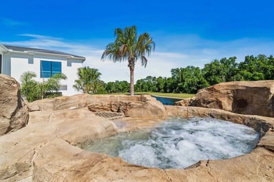 Luxury Villa Photo #6