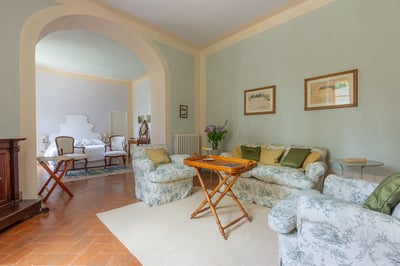 Luxury Villa Photo #25