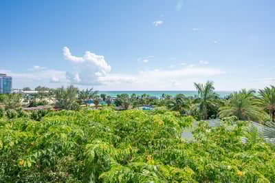Luxury Villa Photo #4