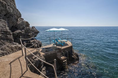 Luxury Villa Photo #16